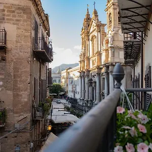 Casa Salinas Centro Storico , Palermo Italia